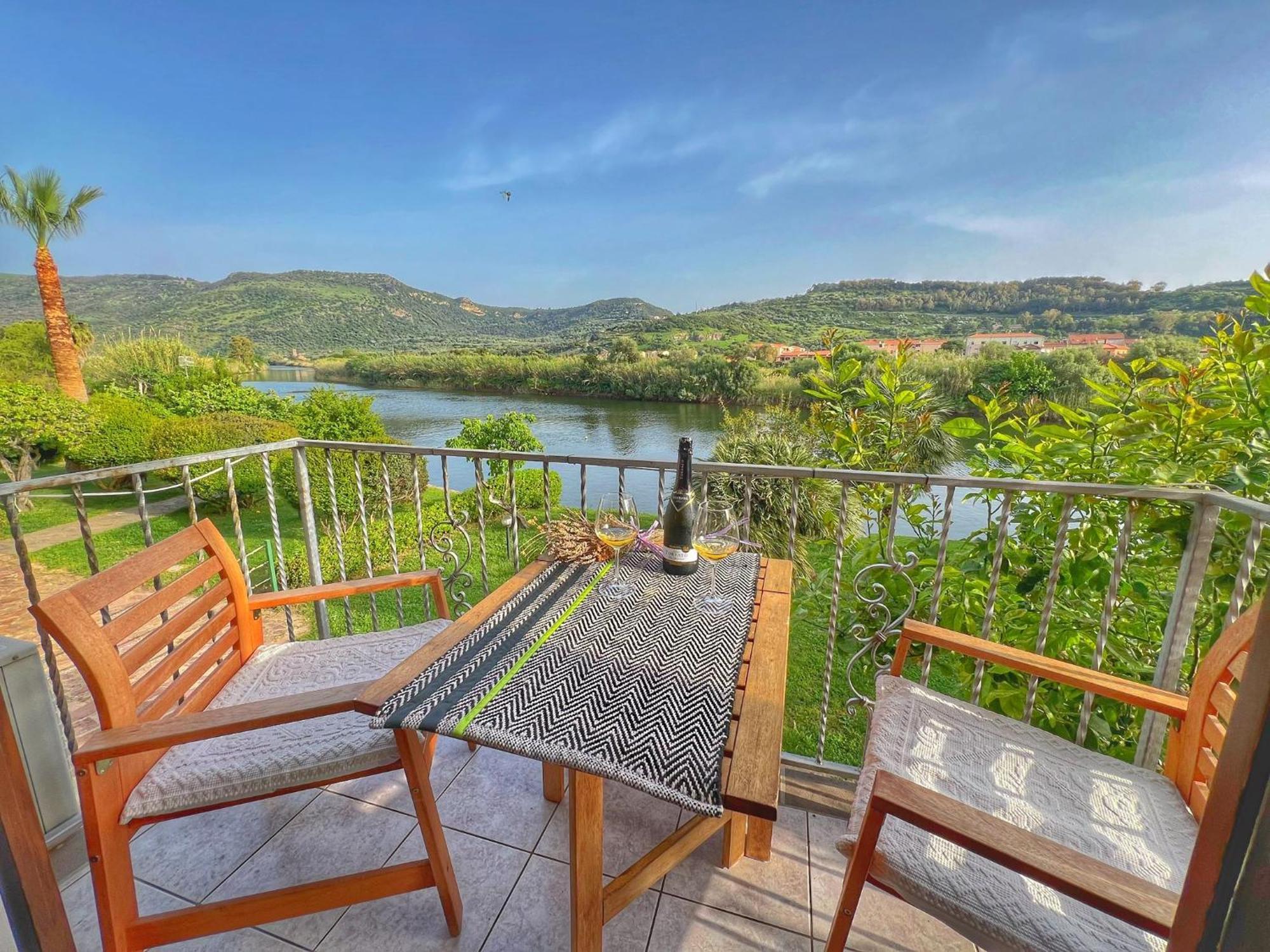 Temo River House Romantic Balcony And Peaceful Retreat In The Heart Of Bosa Kültér fotó